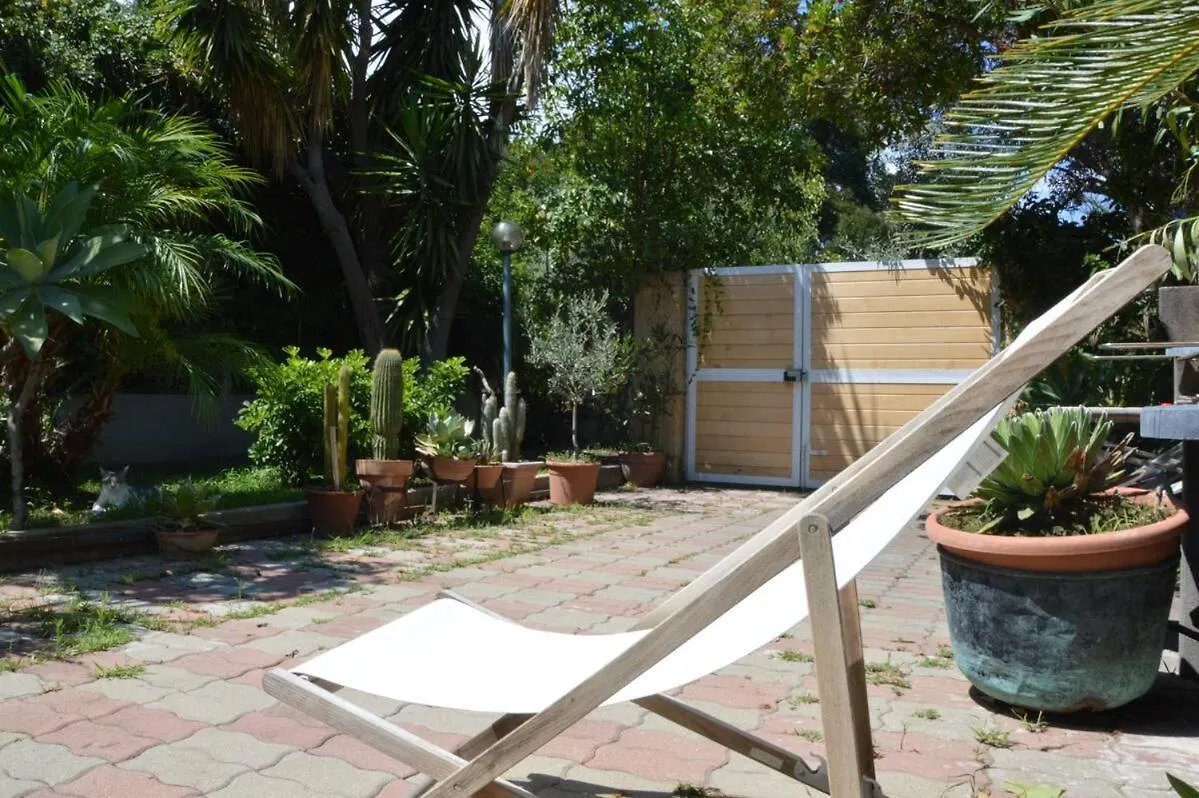 Casa Vacanze Rocco Àrbatax 0*,